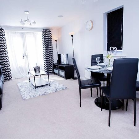 Mills Apartment - Two Bedroom En-Suite Apartment Northampton Exterior foto