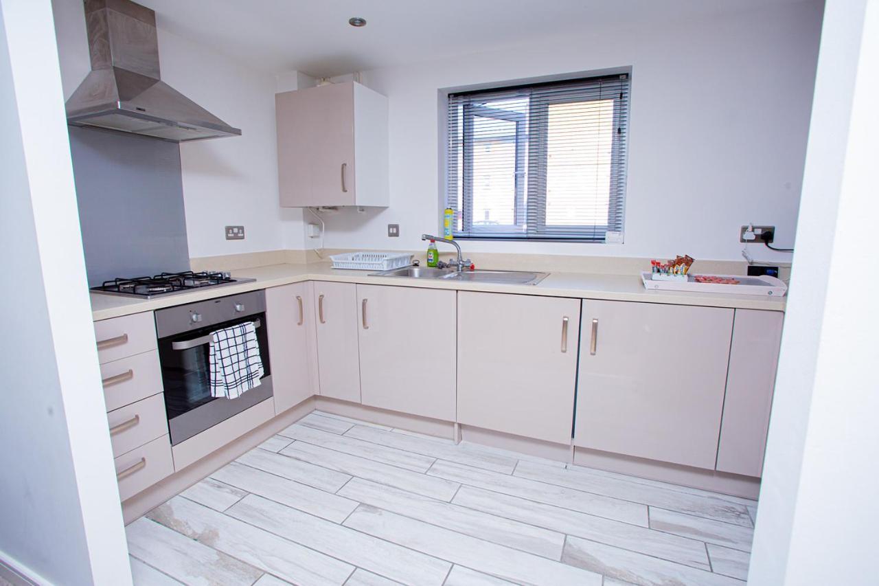 Mills Apartment - Two Bedroom En-Suite Apartment Northampton Exterior foto