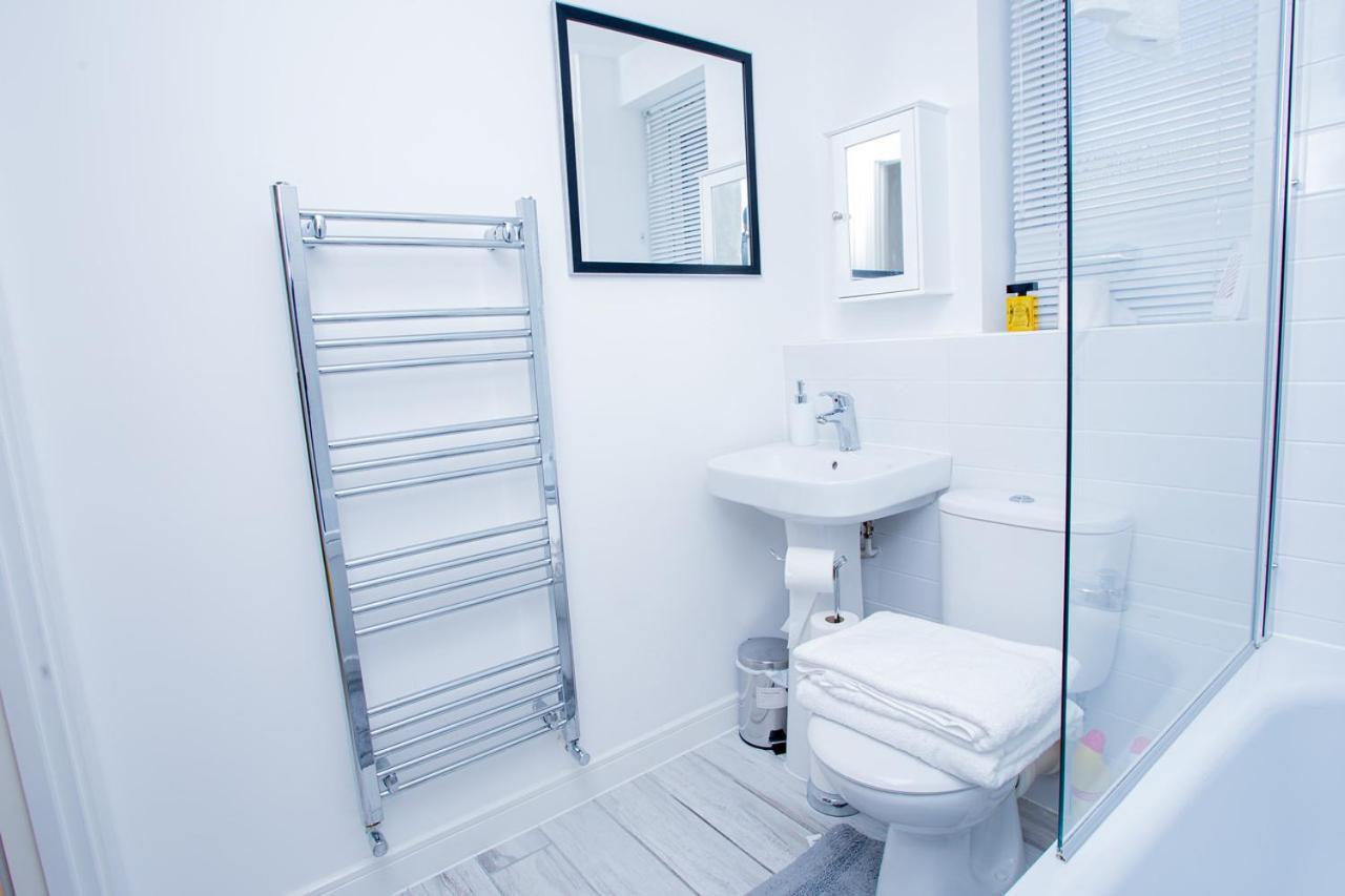 Mills Apartment - Two Bedroom En-Suite Apartment Northampton Exterior foto